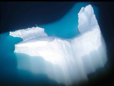 Objects of Amplification: Icebergs, Northern History, and their Emerging Media Environments 