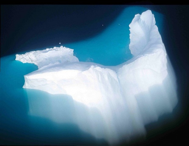 Objects of Amplification: Icebergs, Northern History, and their Emerging Media Environments 